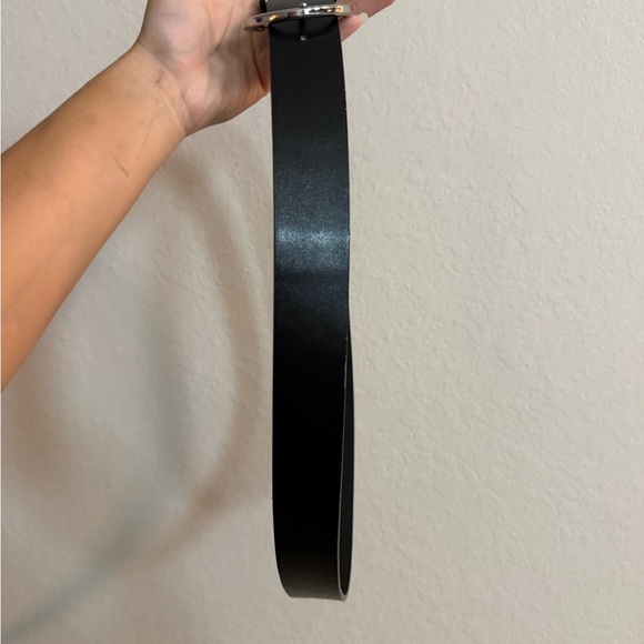 Wild Fable Women’s Black Belt with Silver Round Buckle - Picture 8 of 9